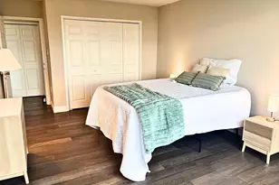 10401 Grosvenor Pl, Rockville, MD 20852 - Photo 10