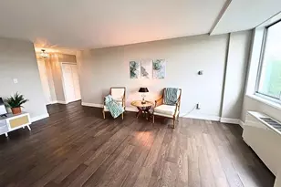 10401 Grosvenor Pl, Rockville, MD 20852 - Photo 8