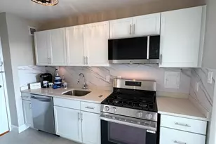 10401 Grosvenor Pl, Rockville, MD 20852 - Photo 4