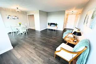 10401 Grosvenor Pl, Rockville, MD 20852 - Photo 6