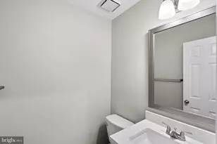 8101 Chelaberry Ct, Gaithersburg, MD 20879 - Photo 22