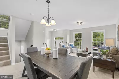 8101 Chelaberry Court, Gaithersburg, MD 20879 - Photo 10