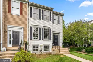 8101 Chelaberry Ct, Gaithersburg, MD 20879 - Photo 2