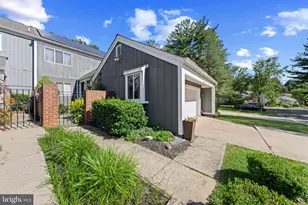 20668 Highland Hall Dr, Gaithersburg, MD 20886 - Photo 2