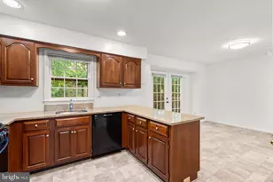 11017 Cedarwood Dr, Rockville, MD 20852 - Photo 12