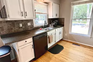 8527 Fountain Valley Dr, Montgomery Village, MD 20886 - Photo 6