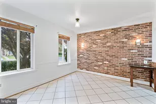 9652 Marston Ln, Gaithersburg, MD 20886 - Photo 2