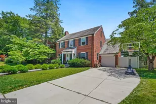 2618 Colston Dr, Chevy Chase, MD 20815 - Photo 2