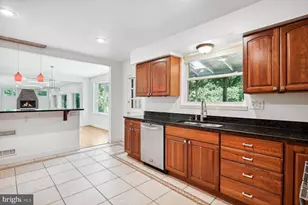7001 Longwood Dr, Bethesda, MD 20817 - Photo 8