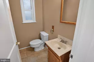 5915 Ryland Dr, Bethesda, MD 20817 - Photo 14