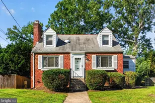 5915 Ryland Dr, Bethesda, MD 20817 - Photo 2