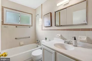 5701 Wainwright Ave, Rockville, MD 20851 - Photo 16