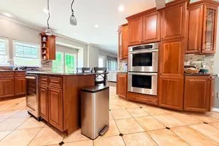 11610 Seneca Forest Cir, Germantown, MD 20876 - Photo 12