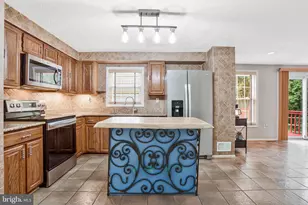 19721 Mayhill Terrace, Gaithersburg, MD 20879 - Photo 2