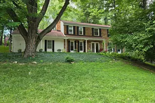 16601 Briardale Rd, Rockville, MD 20855 - Photo 2
