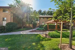 18804 Walkers Choice Rd, Montgomery Village, MD 20886 - Photo 2