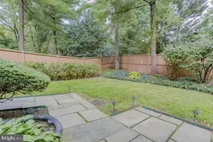 9548 Fox Hollow, Potomac, MD 20854 - Photo 12