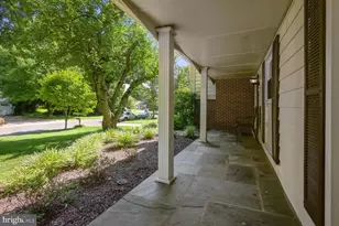 12904 N Commons Way, Potomac, MD 20854 - Photo 4