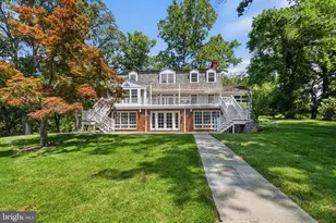 10904 Stanmore Dr, Rockville, MD 20854 - Photo 32