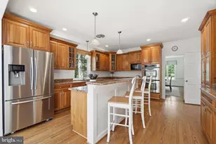 10904 Stanmore Dr, Rockville, MD 20854 - Photo 8