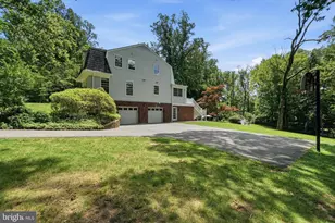 10904 Stanmore Dr, Rockville, MD 20854 - Photo 36