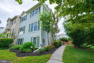 8698 Delcris Dr, Gaithersburg, MD 20886 - Photo 2