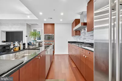 6820 Wisconsin Avenue #4006, Bethesda, MD 20815 - Photo 8