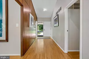 8308 Lilly Stone Dr, Bethesda, MD 20817 - Photo 4