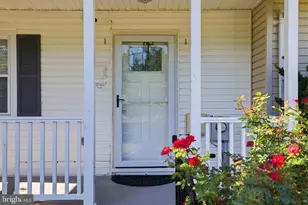 2 Bush Hill Ct, Gaithersburg, MD 20882 - Photo 2