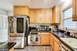 7726 Seven Locks Rd, Bethesda, MD 20817 - Photo 2