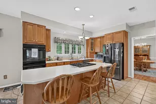 11501 Seneca Forest Cir, Germantown, MD 20876 - Photo 10