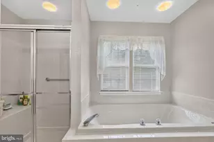 11501 Seneca Forest Cir, Germantown, MD 20876 - Photo 26