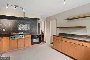 6428 Earlham Dr, Bethesda, MD 20817 - Photo 10