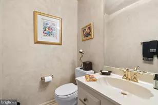 5820 Magic Mountain Dr, Rockville, MD 20852 - Photo 26