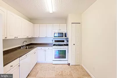 5225 Pooks Hill Road #721S, Bethesda, MD 20814 - Photo 12