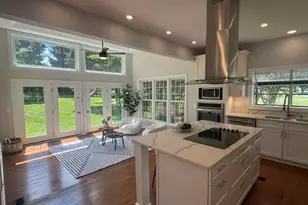 17536 Applewood Ln, Rockville, MD 20855 - Photo 2