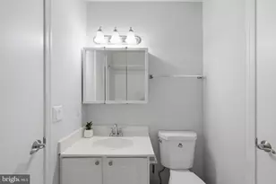 18322 Streamside Dr, Gaithersburg, MD 20879 - Photo 18