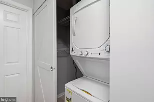 18322 Streamside Dr, Gaithersburg, MD 20879 - Photo 12