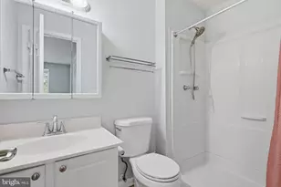 18322 Streamside Dr, Gaithersburg, MD 20879 - Photo 14
