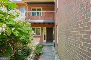 10719 Gloxinia Dr, Rockville, MD 20852 - Photo 2