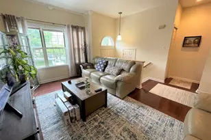 5 Martins Square Ln, Rockville, MD 20850 - Photo 4