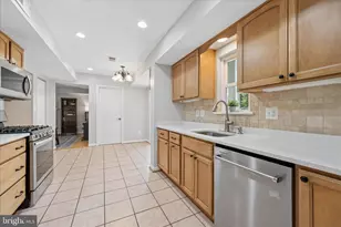 19804 Westerly Ave, Poolesville, MD 20837 - Photo 16