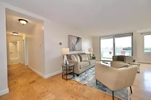 10201 Grosvenor Pl, Rockville, MD 20852 - Photo 6