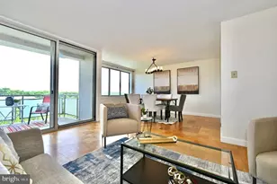 10201 Grosvenor Pl, Rockville, MD 20852 - Photo 10