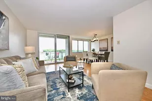 10201 Grosvenor Pl, Rockville, MD 20852 - Photo 8