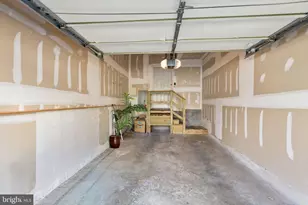 242 N Summit Ave N, Gaithersburg, MD 20877 - Photo 18