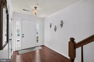 10 Augustine Ct, Gaithersburg, MD 20879 - Photo 2