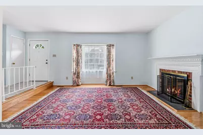 18617 Chickadee Lane, Gaithersburg, MD 20879 - Photo 2