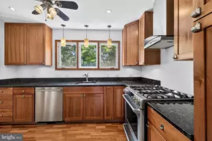 13 Guy Ct, Rockville, MD 20850 - Photo 16