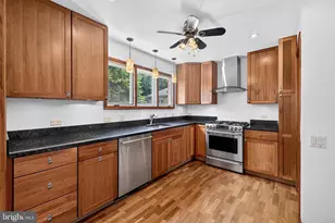 13 Guy Ct, Rockville, MD 20850 - Photo 18